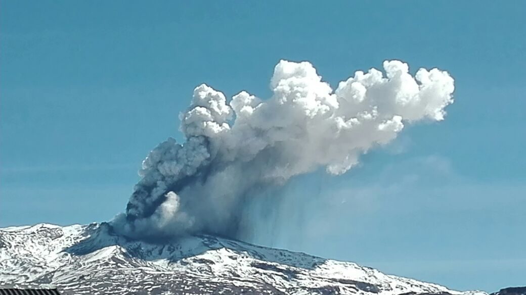 SERNAGEOMIN declara alerta amarilla para Volcán Copahue