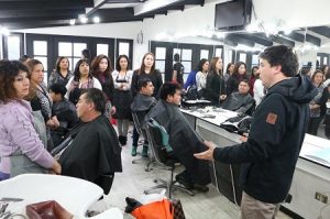 Municipalidad de Valdivia abrió periodo de postulación para curso de peluquería