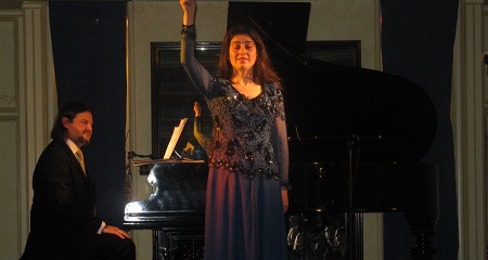 Gabriela Lehamnn realizará recital para el 10° Aniversario de la UST