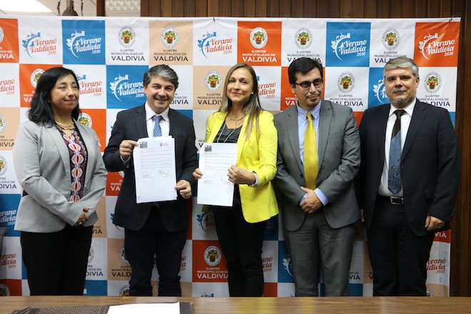 Municipalidad de Valdivia firmó convenio para brindar atención jurídica exclusiva a adultos mayores