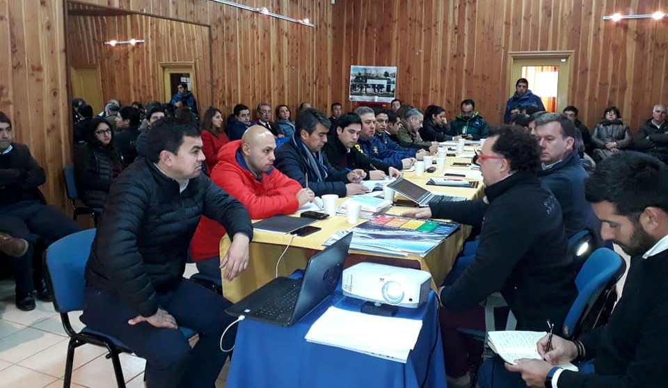 Gobernador del Ranco y director regional de Onemi despliegan trabajo de coordinación y prevención por Cordón Caulle, en comunas de Lago Ranco y Río Bueno