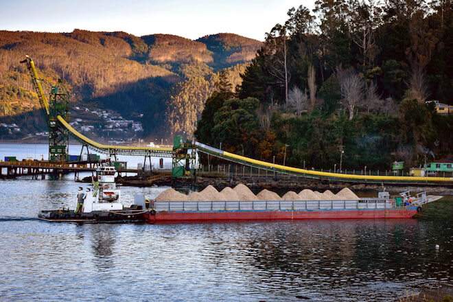 Nueva barcaza de Portuaria Corral realiza viaje inaugural