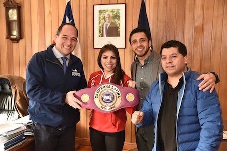 Intendente de Los Ríos calificó como un orgullo para la región el título latino de la boxeadora Daniela “Leona” Asenjo 