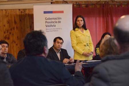 Gobernadora anunció mesa de coordinación entre servicios públicos para la costa de Valdivia