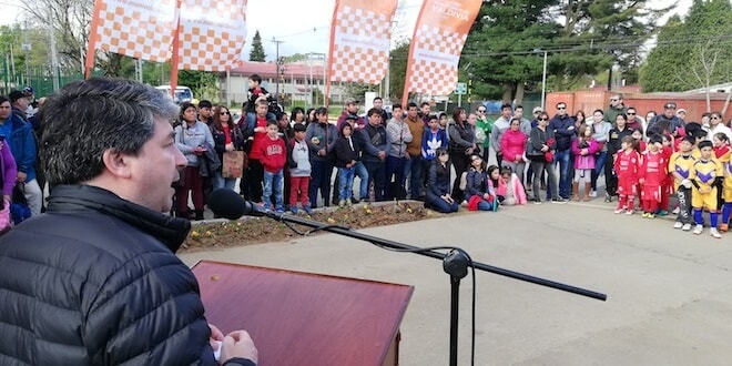 Inauguran nuevo pórtico en Parque Saval con cuadrangular de fútbol