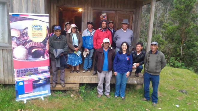 Autoridad sanitaria  se reunió con la asociación indígena de pescadores Rayen en Chan Chan comuna de Mariquina