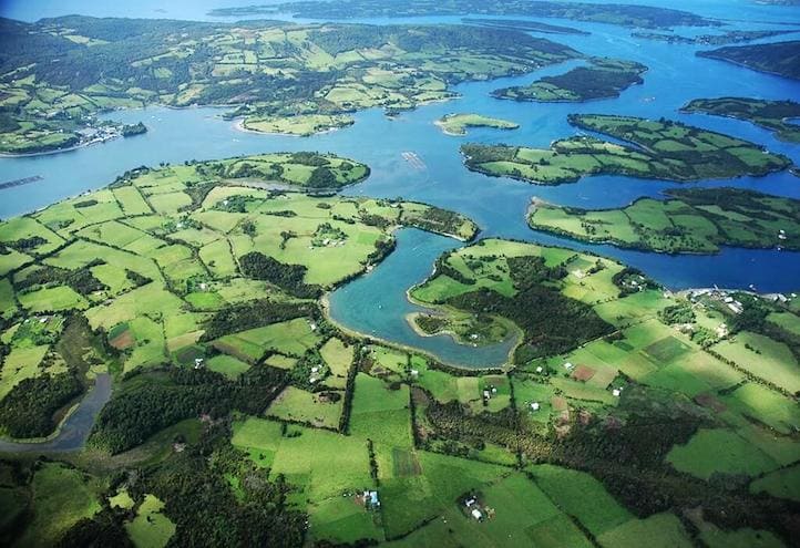 Mesa de Trabajo “Chiloé Limpio”: buscan soluciones a la contaminación que genera industria acuícola y pesca