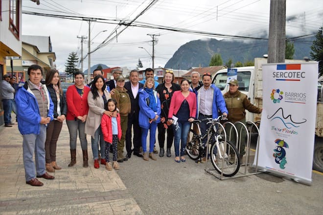 Municipalidad junto a comerciantes coordinan instalación de bicicleteros en distintos sectores de Puerto Aysén