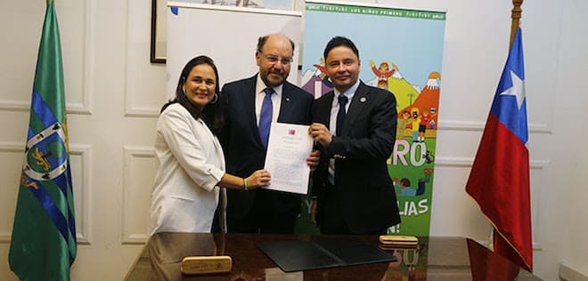 Firman convenio para abrir la primera Oficina Local de Niñez del país
