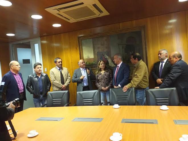 Sindicalistas sostuvieron breve encuentro con ministro Larraín en Concepción
