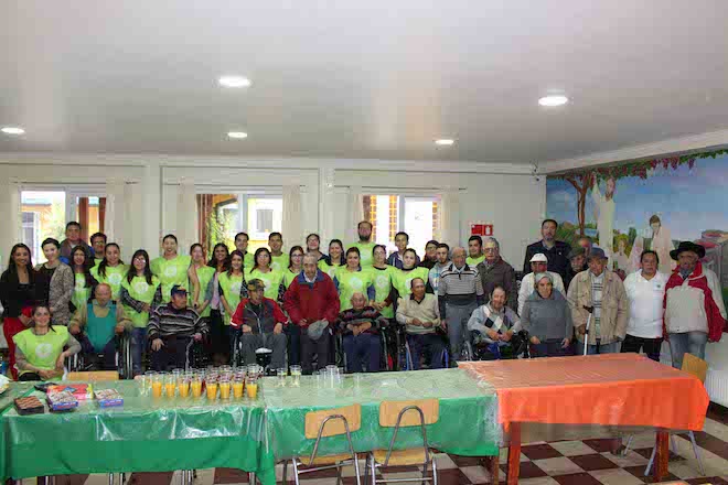 Mechoneo Solidario: alumnos de Santo Tomás realizaron actividades con Fundación Las Rosas