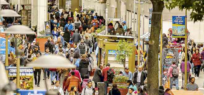 Ventas del retail en Biobío y La Araucanía evidencian alzas marginales: baja expectativa de crecimiento y pesimismo de consumidores es la constante