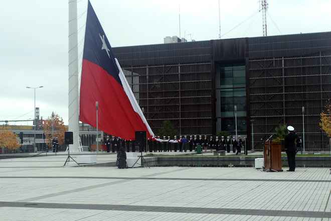 Comandancia en Jefe de la Segunda Zona Naval dio inicio al Mes del Mar con el izamiento de la bandera bicentenario