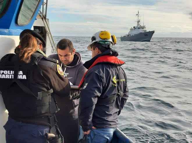 Sernapesca y Armada refuerzan fiscalización en zona de pesca