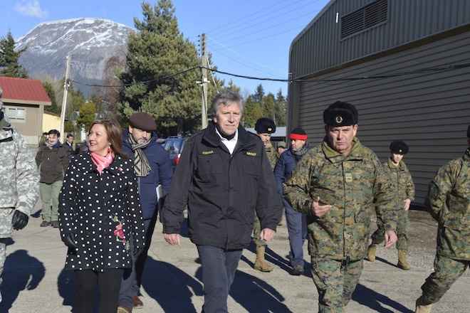Ministro de Defensa visitó Campo Militar de Coyhaique en visita a la región