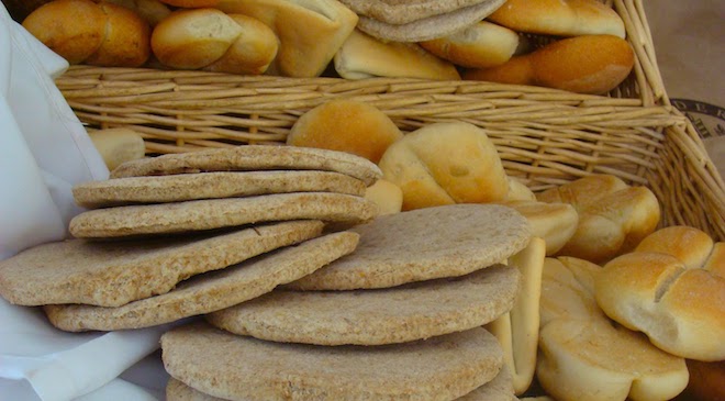 Gobierno y panaderías del Biobío abordan normativas medioambientales y laborales