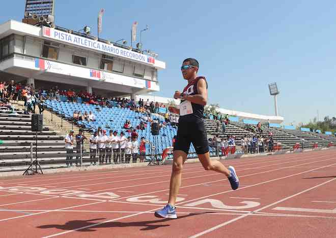 Brayan Jara ganó oro en los 3 mil metros: deportista angelino destaca en Final Nacional de Juegos Deportivos Escolares