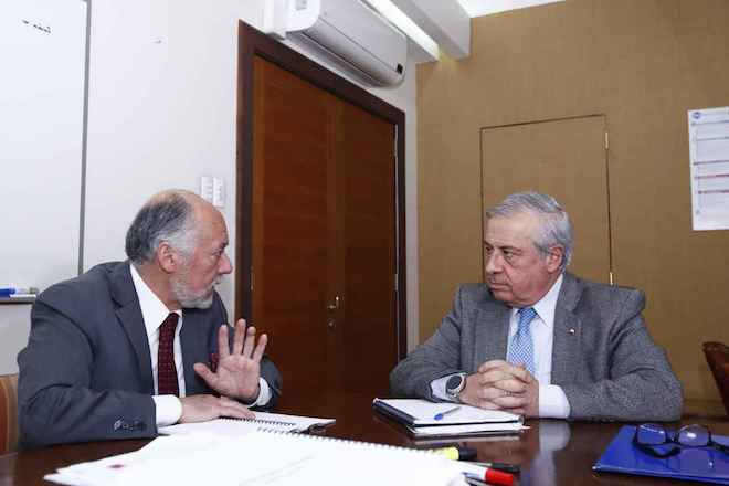 Diputado Flores expresa su preocupación al Ministro Mañalich por déficit hospitalario en Valdivia