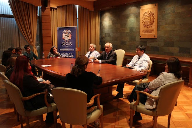 Municipio de Osorno gestionará ayuda para trabajadores afectados por incendio en centro de la ciudad