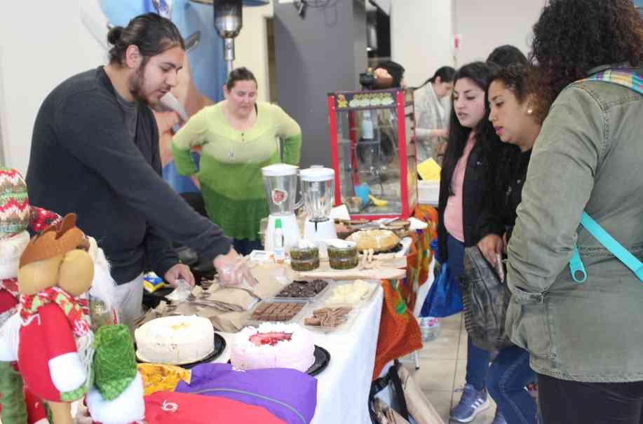 Estudiantes de Santo Tomás Valdivia organizan Feria de Emprendedores