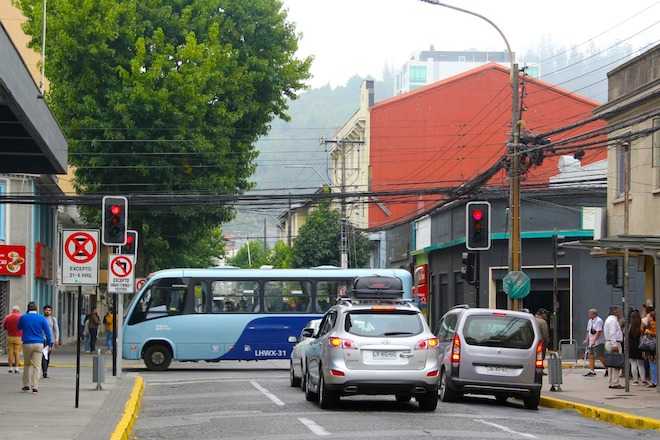 Inician habilitación de semáforos en el centro de Concepción