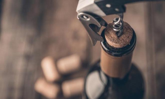 ¿Cómo conservar la botella de vino una vez abierta?