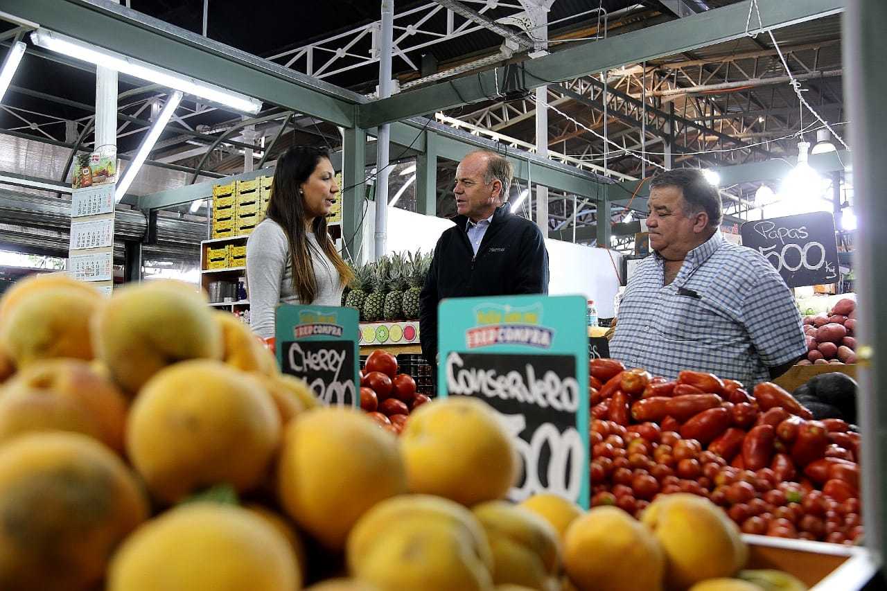 Odepa y Minagri monitorean los precios de los alimentos en La Araucanía para evitar alzas injustificadas 