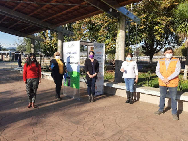 Paillaco instaló 2 lavamanos móviles en la Plaza de la República