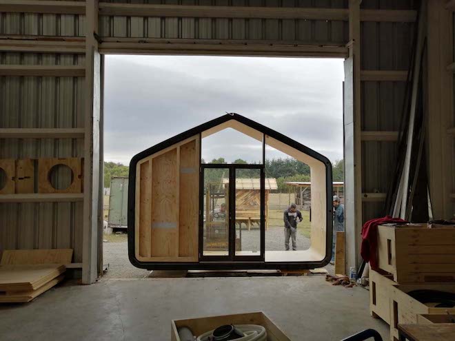 Wikkelhouse: la apuesta holandesa de viviendas minimalistas en madera llegó a Chile