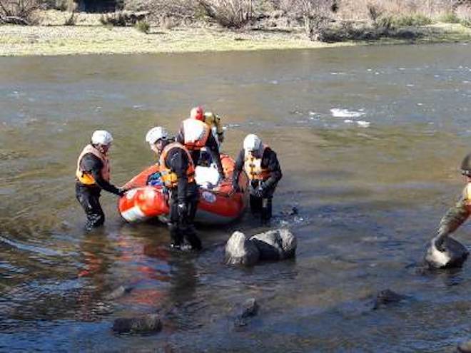 Víctima encontrada en río Simpson corresponde a estudiante universitaria que falleció en accidente junto a su familia