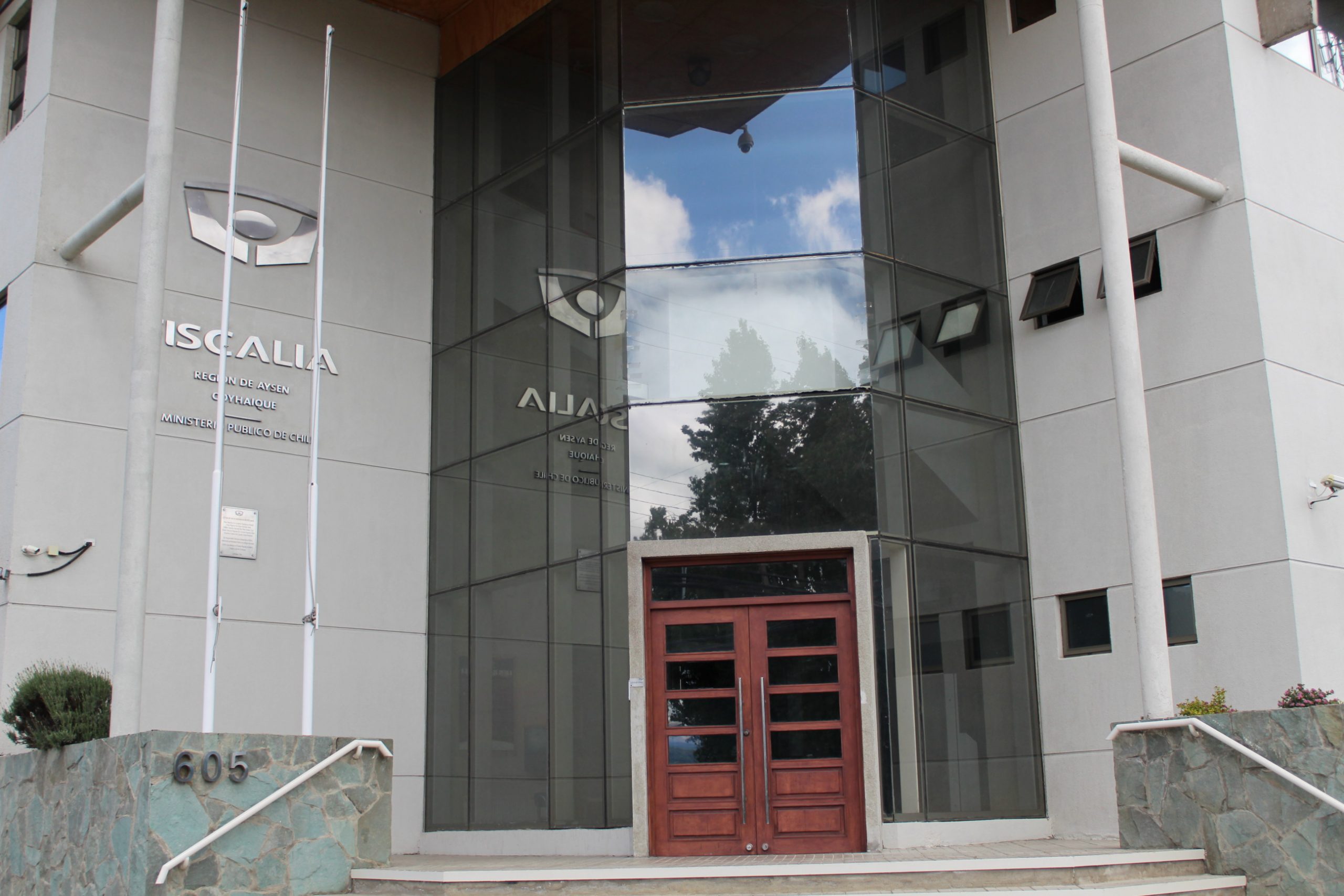 Fiscalía presentó acusación por fraude al fisco contra exencargado de remuneraciones de la Municipalidad de Aysén