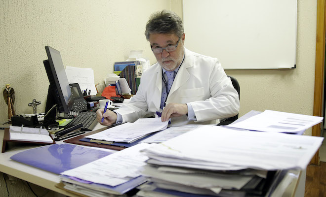 Director del Servicio de Salud Concepción afectado por covid-19 permanece “estable dentro de su condición”