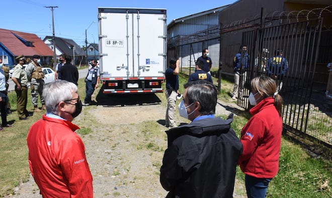 Autoridades recibieron primer cargamento de vacunas Sinovac para la región de Los Lagos