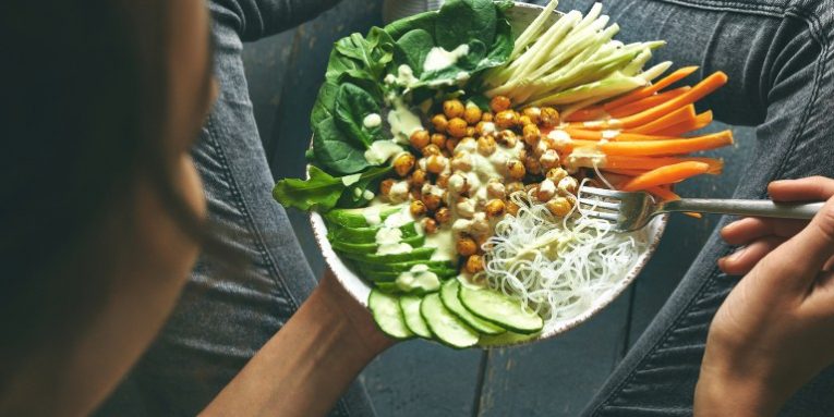 Comisión de Educación despachó a Sala proyecto que incorpora alimentación saludable y menú vegano a Junaeb