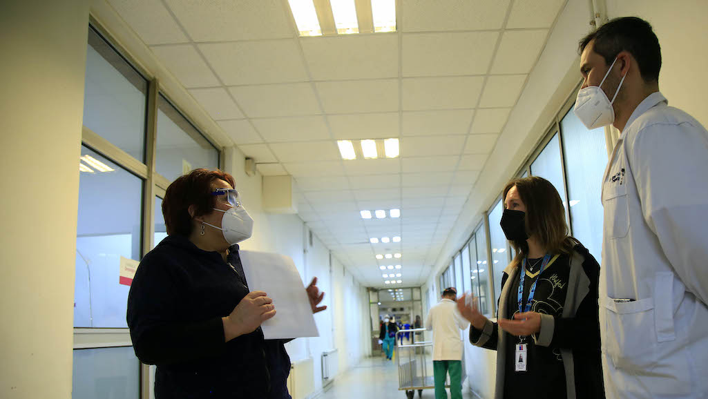 Estrategias de prevención buscan proteger salud mental de funcionarios UCI del HGGB