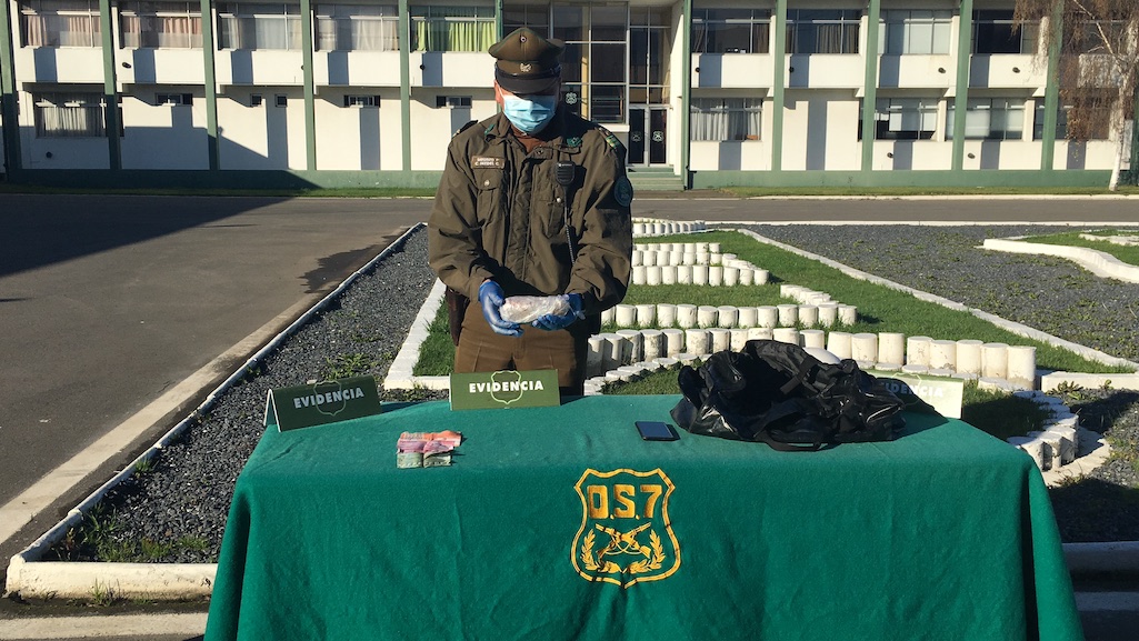 Carabineros de OS7 encuentra clorhidrato de cocaína en equipaje de pasajero de bus con destino a Cañete