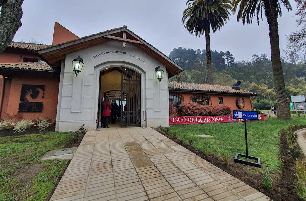 Con nuevos proyectos de infraestructura y nutrida agenda reabre Galería de la Historia de Concepción