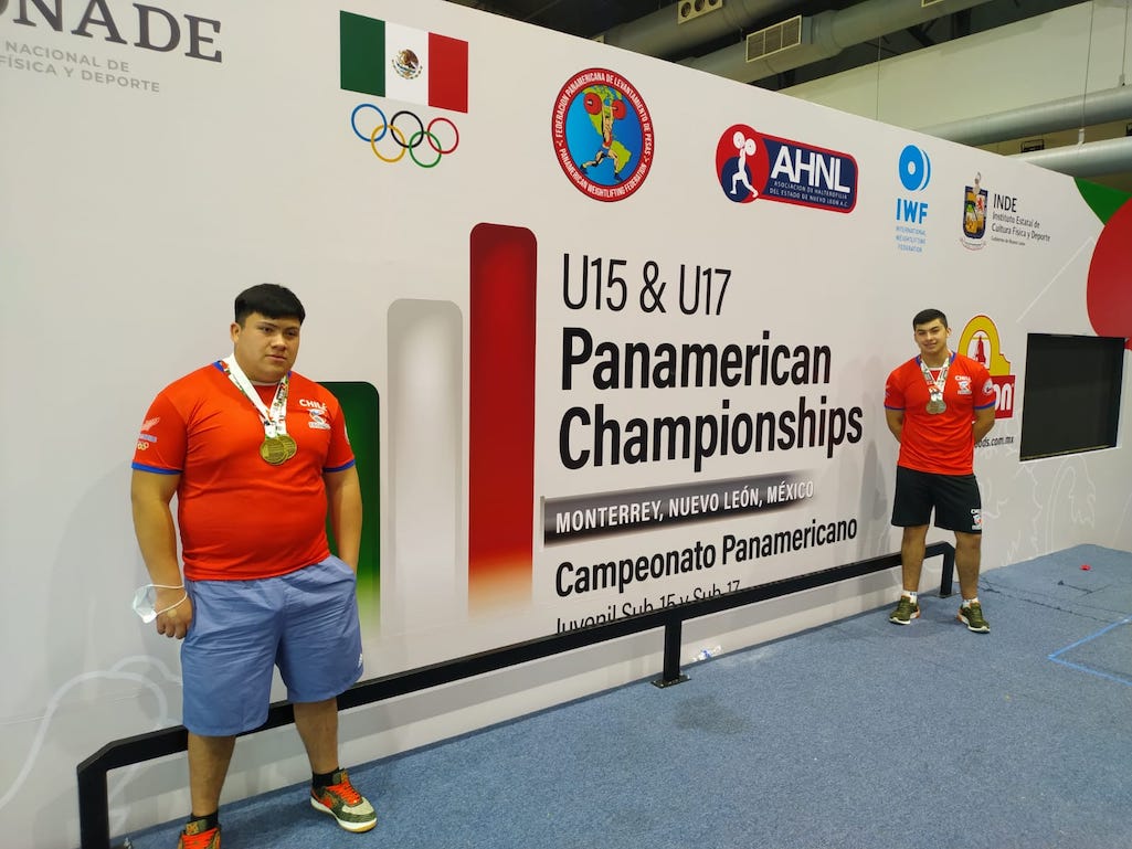 Halterofilia de Curanilahue se llenó de medallas en Panamericano U17