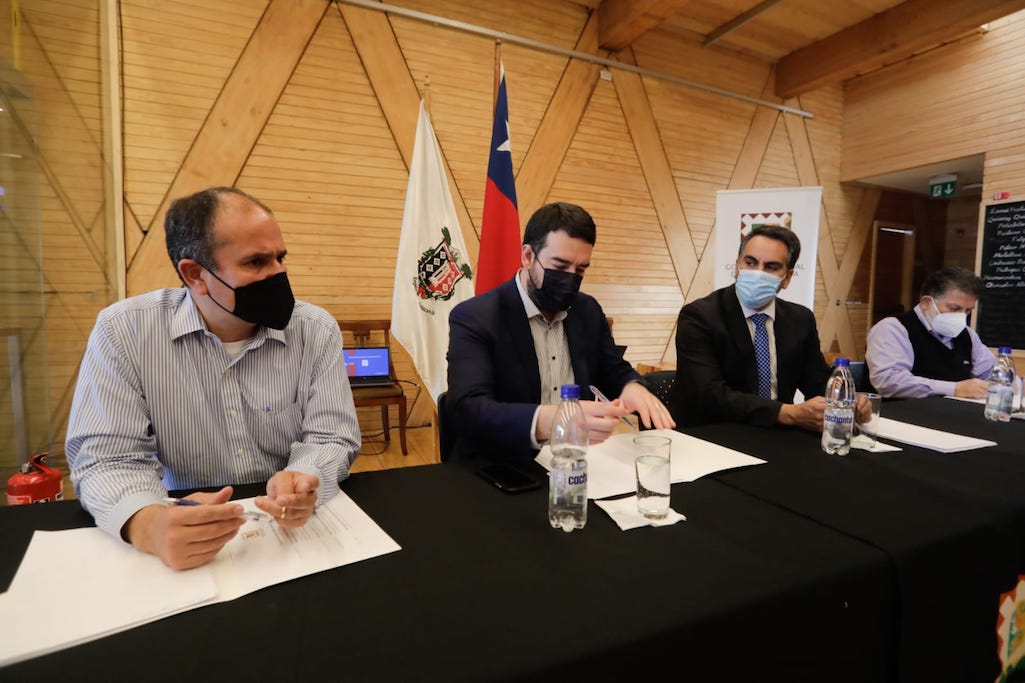 Primer encuentro de gobiernos regionales de zona sur concluye con el compromiso de abordar desafíos en infraestructura, conectividad vial y turismo