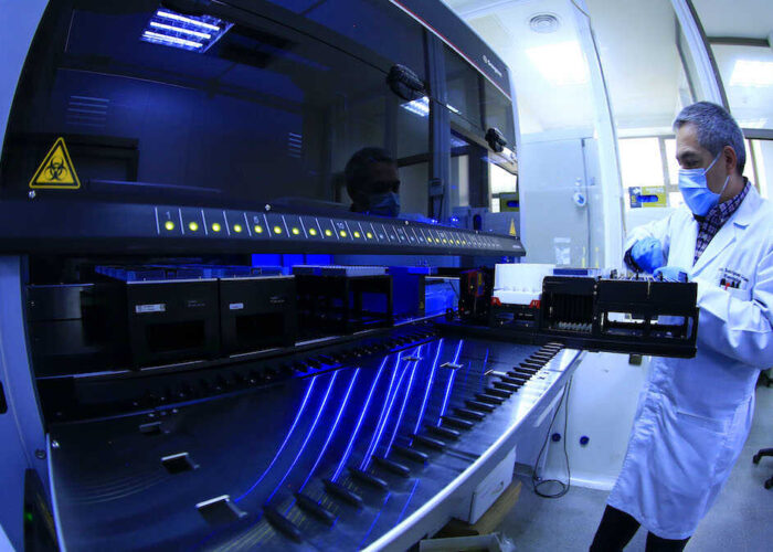 Desde septiembre el Servicio de Salud Concepción cuenta con un laboratorio que detecta las variantes de covid-19