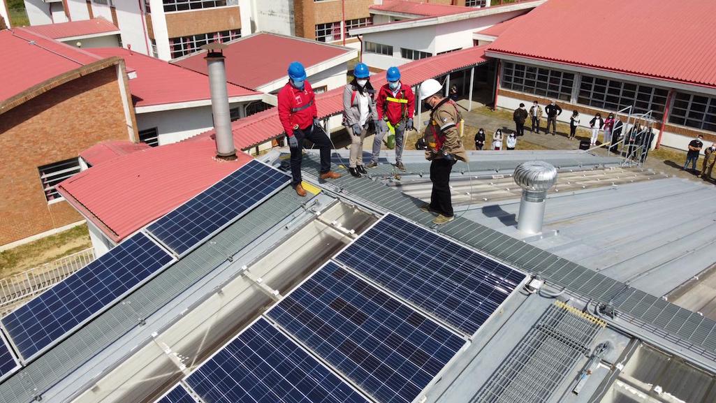 Liceo Politécnico de Carampangue inaugura sistema fotovoltaico para autoconsumo