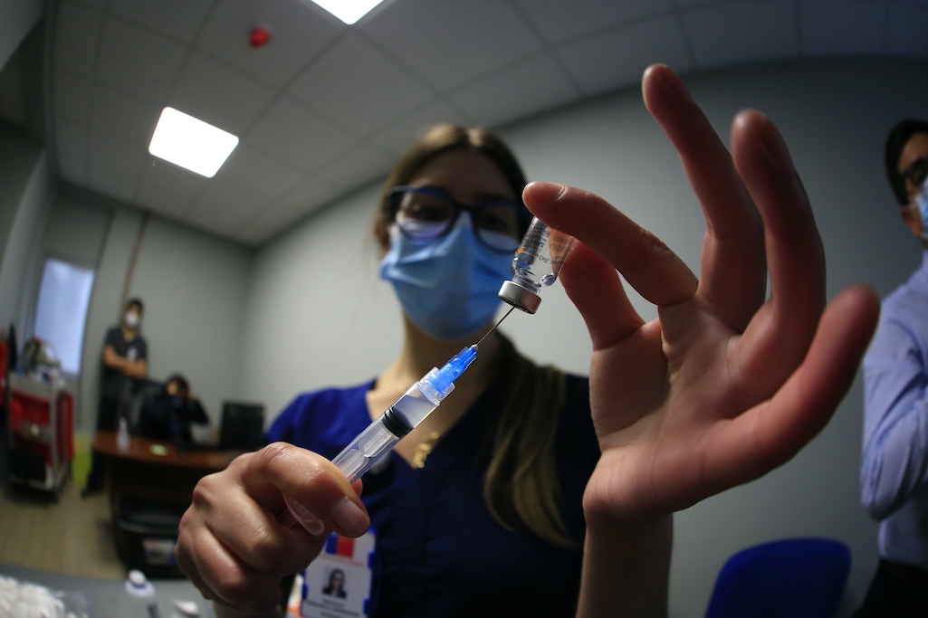 A un año de su inicio, el Servicio de Salud Concepción realiza balance del histórico proceso de vacunación contra el covid-19