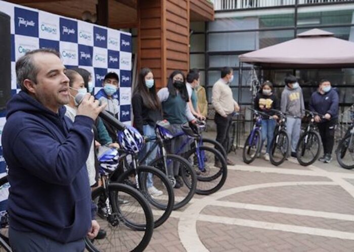 Incentivando deportes recreativos municipio entrega 17 bicicletas a escuela de Contulmo