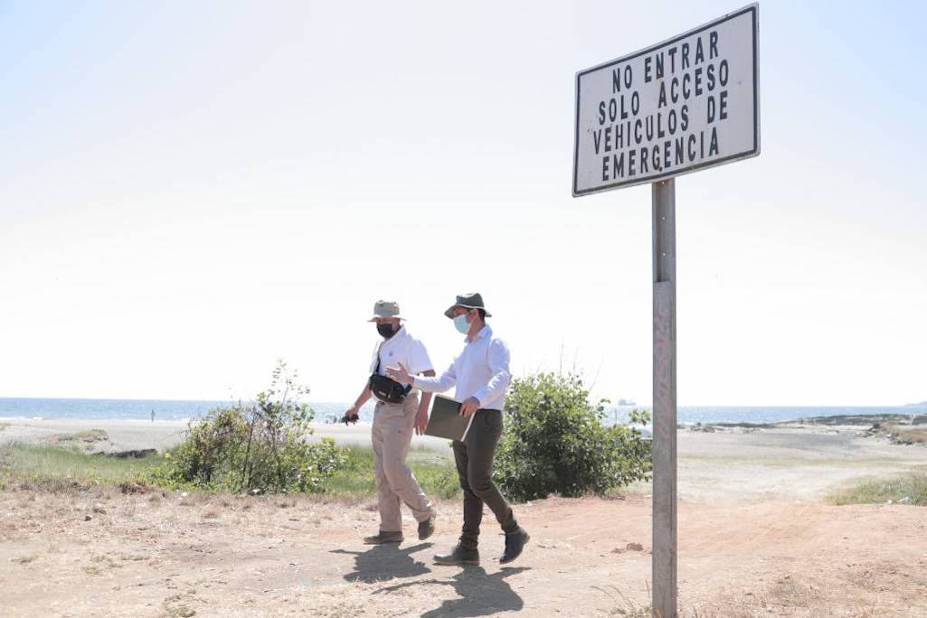 Municipio fiscaliza límites de concesión de estacionamientos en balneario Playa Blanca