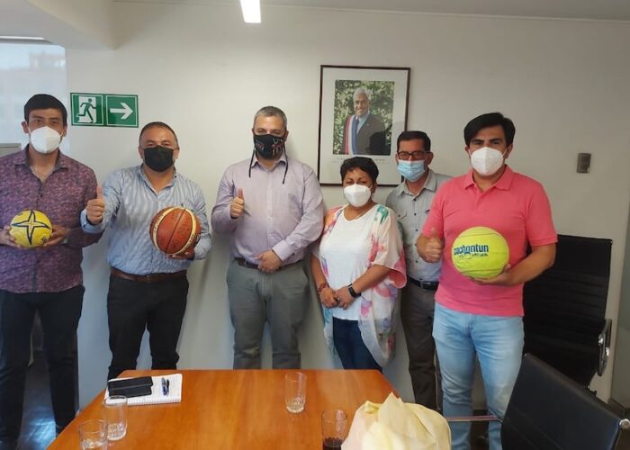 Autoridades de Los Álamos realizaron gestiones en Santiago en beneficio del deporte comunal