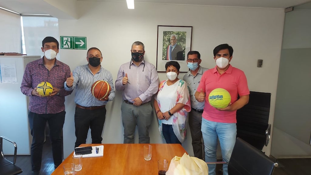 Autoridades de Los Álamos realizaron gestiones en Santiago en beneficio del deporte comunal