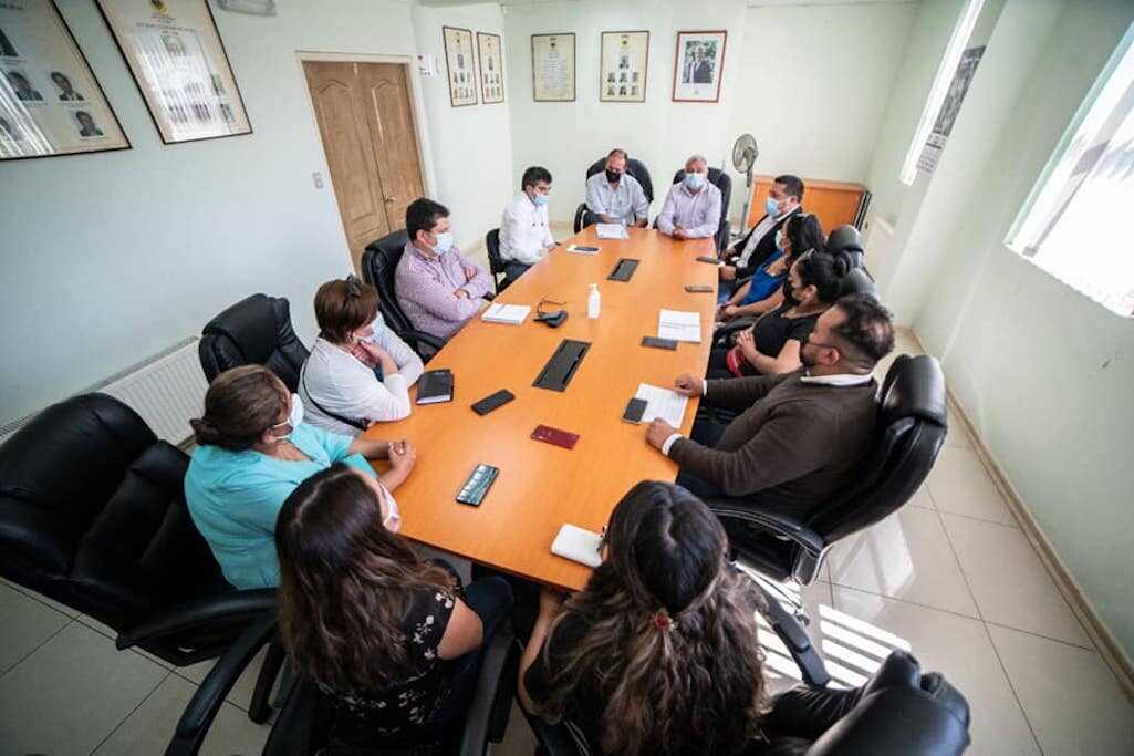 Gobernador Díaz se reunió con representantes del sector productivo de Contulmo