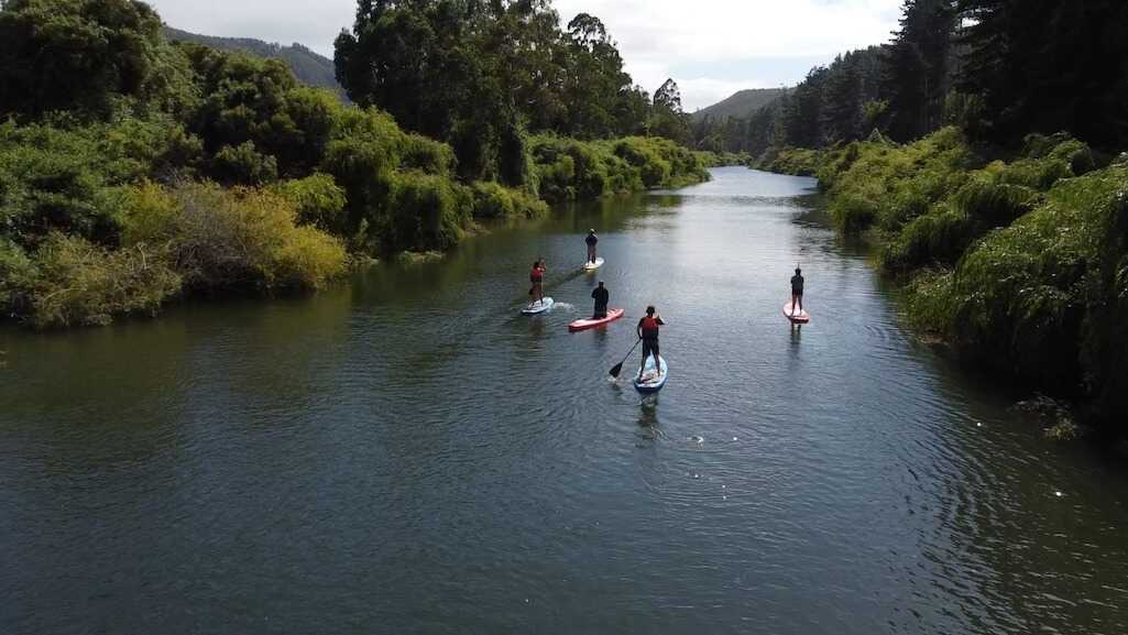 Río Lebu y sus parajes recibieron a entusiastas participantes de clínica de stand up paddle