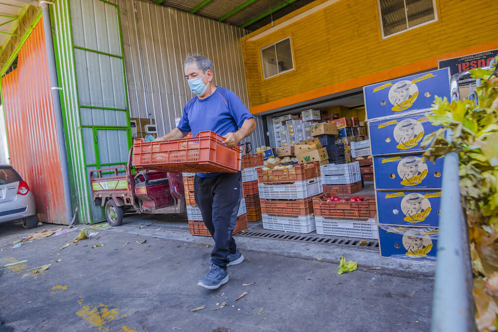 Gobernador del Biobío conoce en terreno labor de Banco de Alimentos