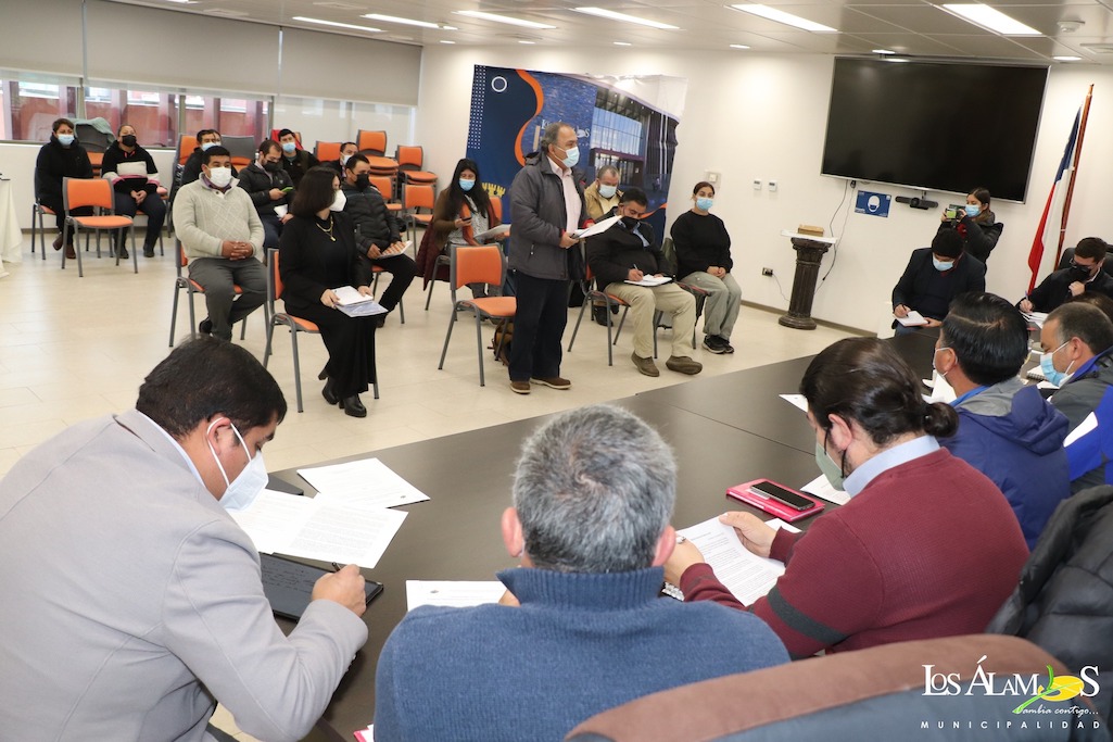 Asociación de Municipalidades Arauco 7 recibe a dirigentes de tomas de terrenos